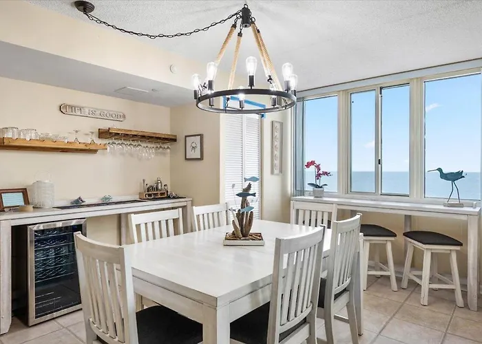 Beautiful Ocean Front Quay Unit With Indoor Pool! Ferienhaus