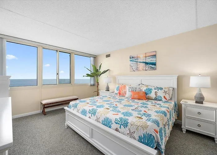 Beautiful Ocean Front Quay Unit With Indoor Pool!