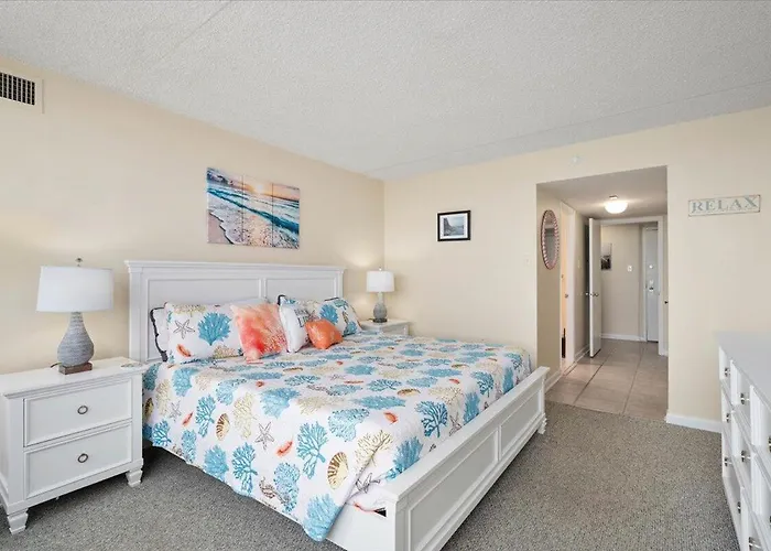 Ferienhaus Beautiful Ocean Front Quay Unit With Indoor Pool!