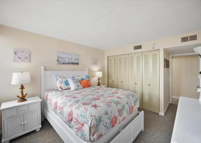 Beautiful Ocean Front Quay Unit With Indoor Pool!