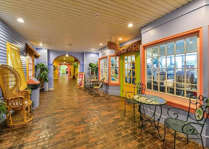 Beautiful Ocean Front Quay Unit With Indoor Pool!