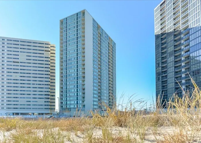Beautiful Ocean Front Quay Unit With Indoor Pool! * Ocean Stadt